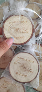 Souvenir Magnet - Wooden Trunk